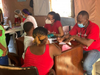 Médicos Hospital Vinicio Calventi realizan operativo en Iglesia Las Mercedes