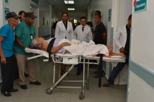 Ingresan a Hospital Doctor Vinicio Calventi señora de 80 años pedía ayuda para operación de rodilla.